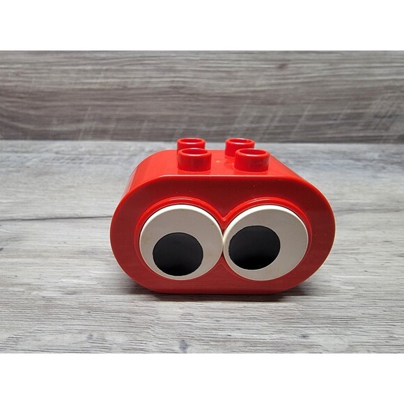 Rare Lego Duplo RED GOOGLY EYES EYE FACE PART Vintage 4x2 Head Block - Picture 1 of 6